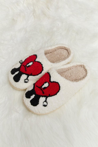 Love Heart Print Plush Slippers